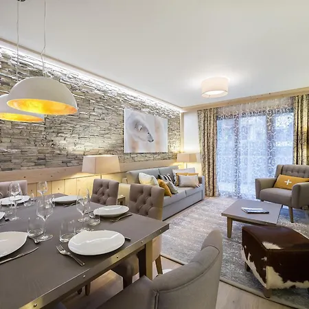 3p Au Coeur De Courchevel, Proche Commerces Et Pistes, Parking Inclus - Fr-1-562-10 Appartement *