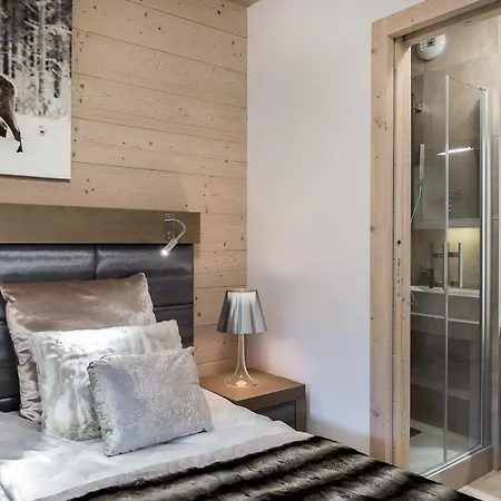 Appartement 3 Pièces Avec Parking à Courchevel, Près Des Pistes - Fr-1-562-10 *