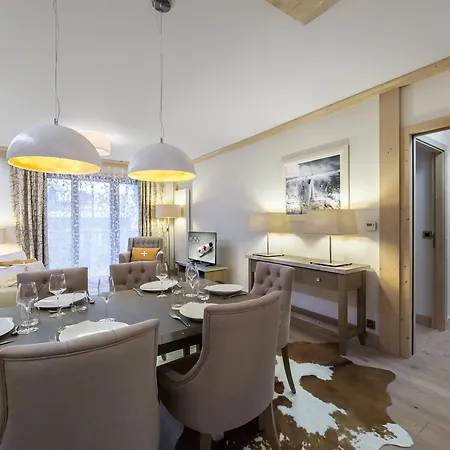 Appartement 3 Pièces Avec Parking à Courchevel, Près Des Pistes - Fr-1-562-10 *